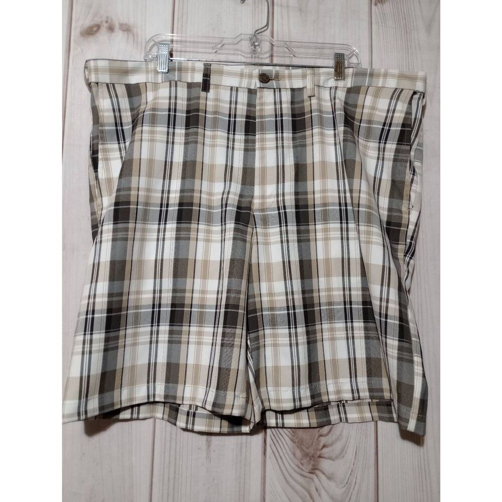 Haggar Shorts Men's‎ 44 Cool 18 Pro Brown Black Plaid